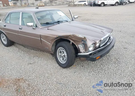 1986 Jaguar Xj6 Vanden Plas z USA, uszkodzony, nr VIN SAJAY1347GC446514